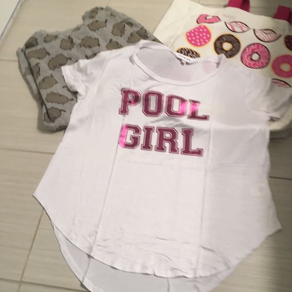 Pool Girl 🏊🏻‍♀️ Super Soft High Low Tee - Picture 5 of 8